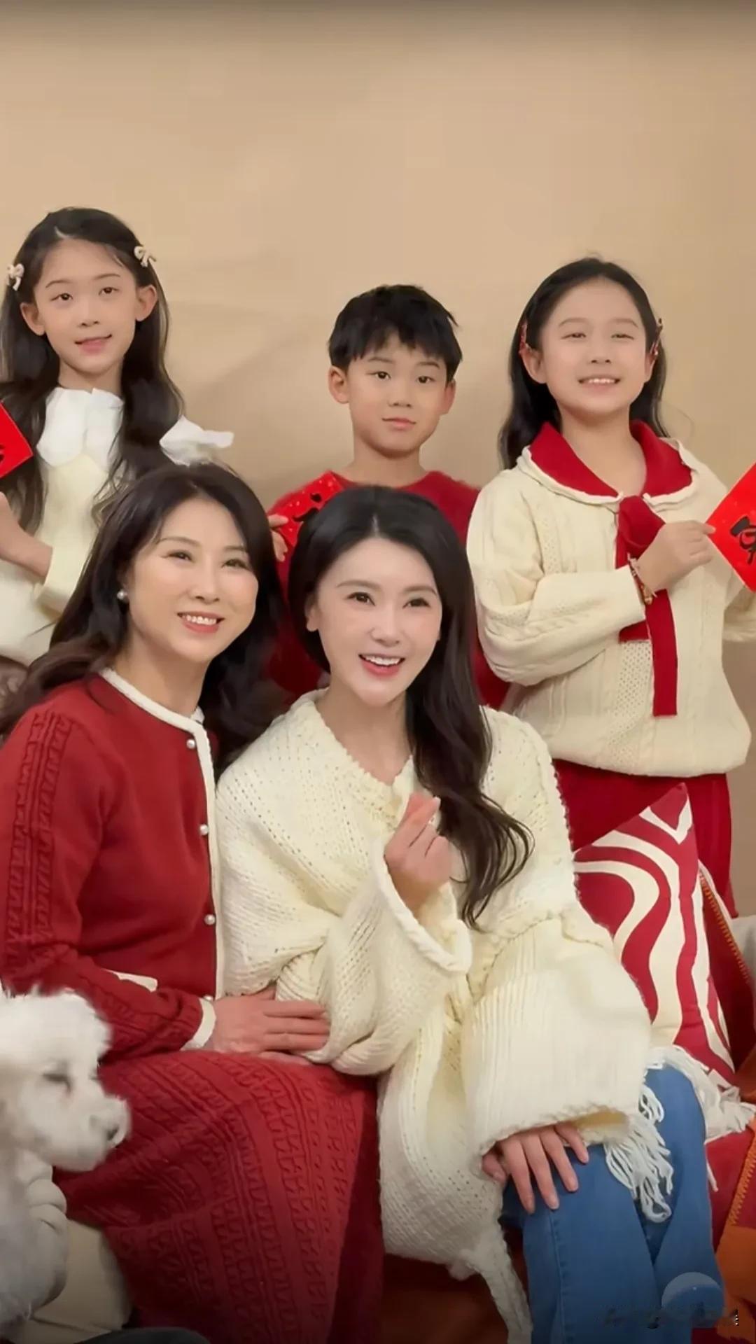 甘薇送孩子赴美探望贾跃亭