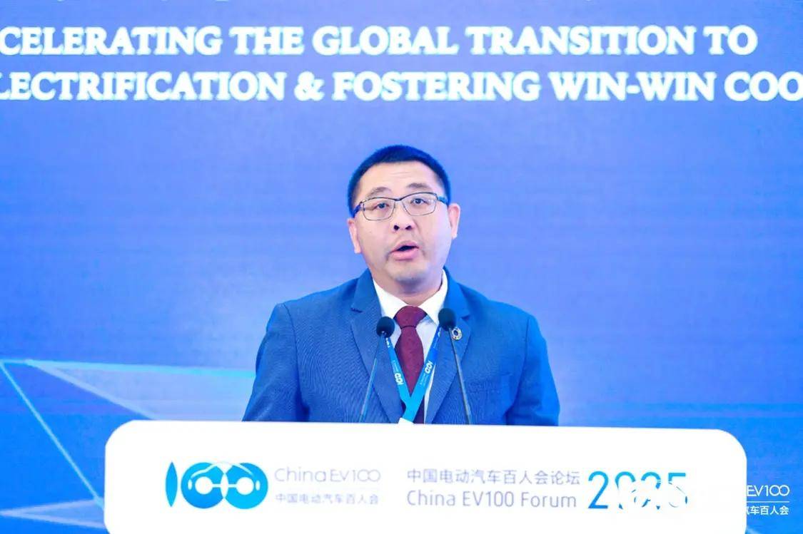 2025中国汽车论坛启幕  汽车之家AI+出海战略引领行业数智革新