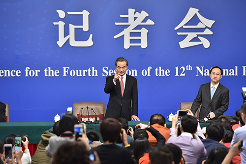 王毅就“南海仲裁案”阐明中方立场
