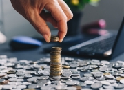 今日南向资金ETF买入及卖出成交额为12.24亿港元