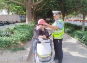 美团开展交通安全日系列活动，投放70万顶智能安全头盔提升骑手戴盔率