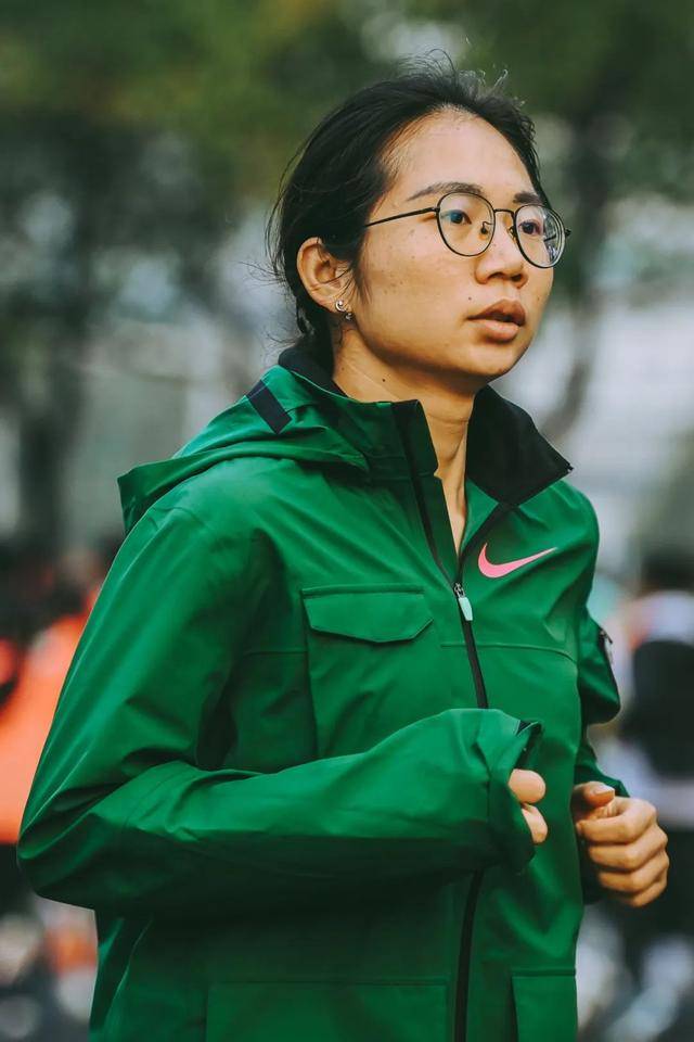 谷爱凌参加奥运大众组马拉松，成绩3小时24分36秒