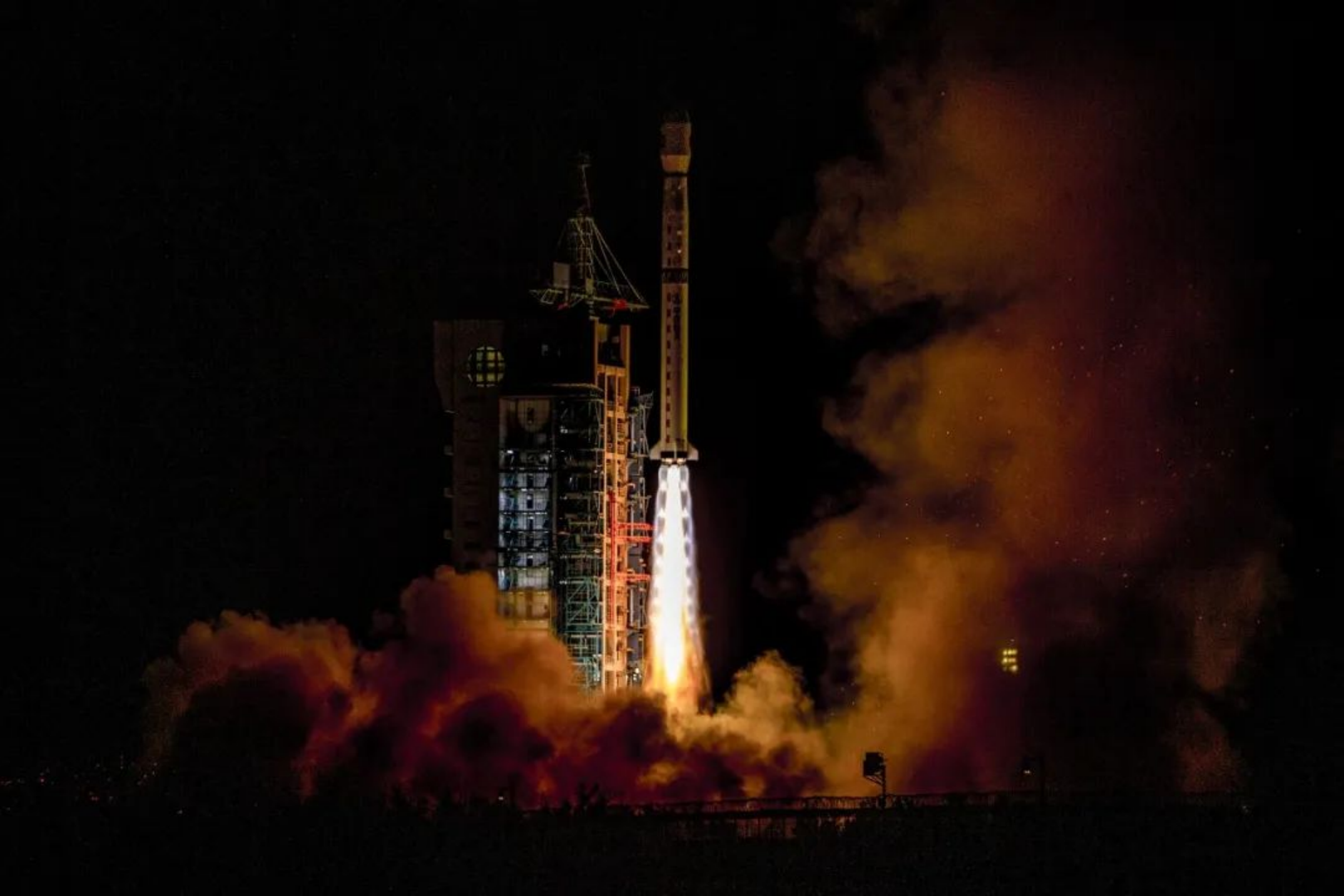 新华全媒+｜我国首个商业航天发射场首发圆满成功