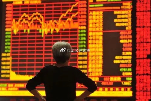 昨日主力资金净流出56.15亿元，交运设备净流入27.21亿元