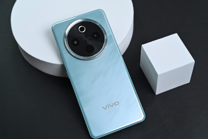 超长续航 全新vivo Y300正式发布