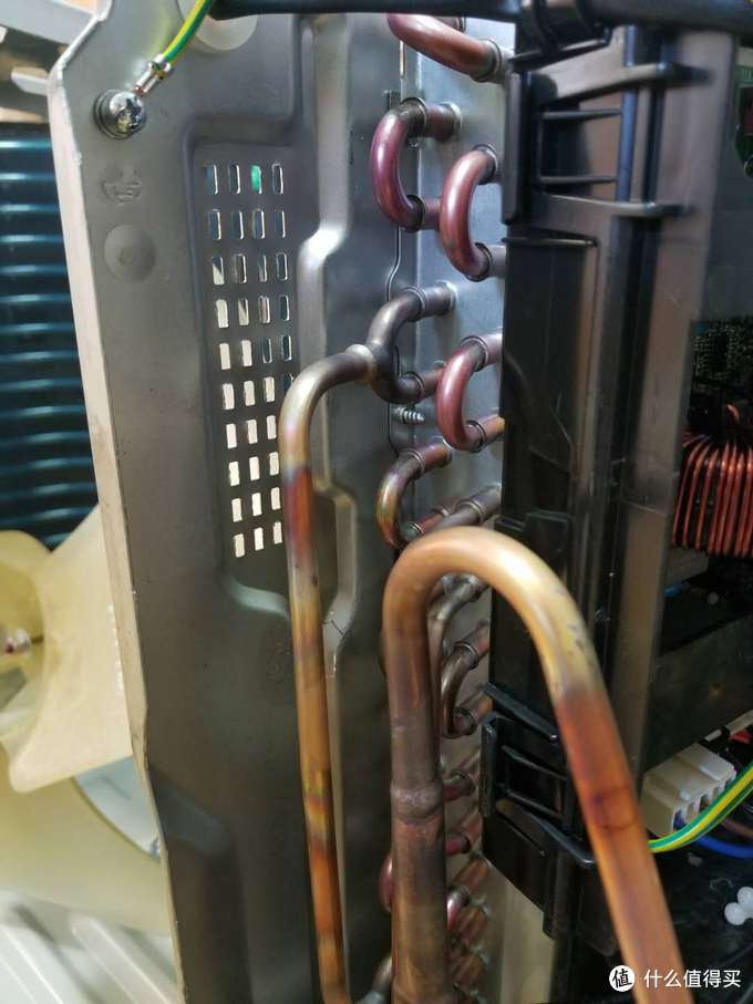格力电器获得发明专利授权：“具有冷媒充注回收功能的空调机组”