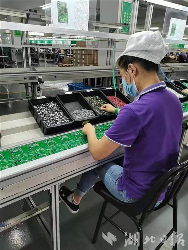 泓淋电力：目前公司生产的电源线组件产品和子公司达为互联生产的高速铜缆产品可以应用于服务器等