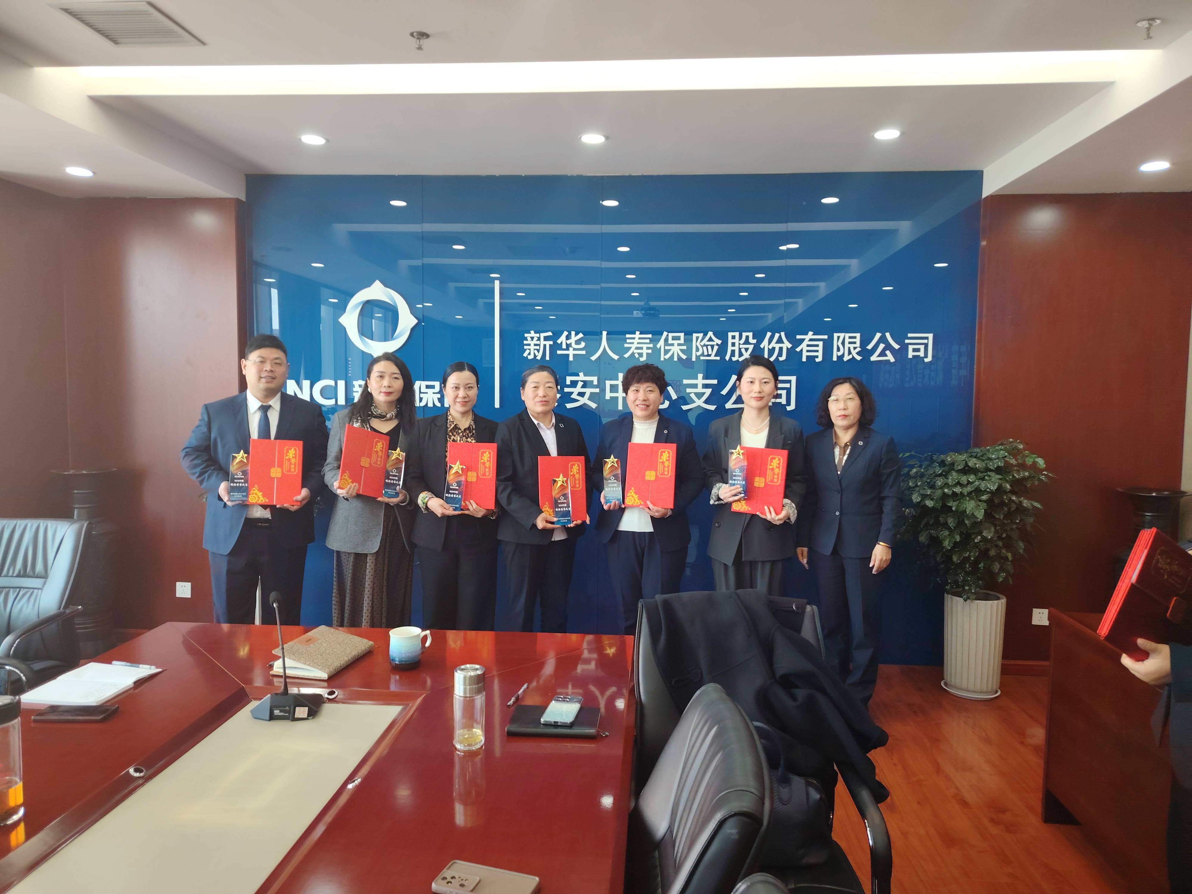 保险有温度,拥有“如意行”驾乘险，出行更顺畅！_2025中国彩妆行业：市场规模增长，消费特征凸显