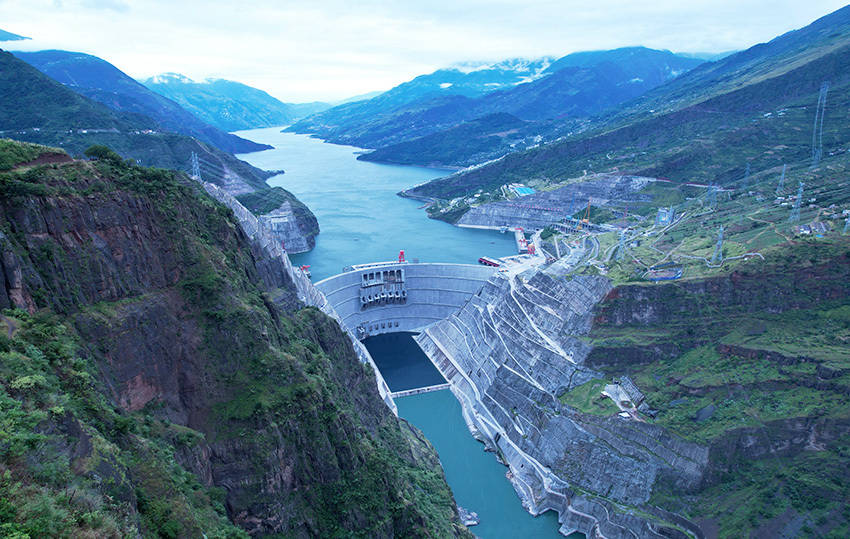 大连电瓷：作为白鹤滩水电站最大线路瓷绝缘子供应商服务重大战略项目