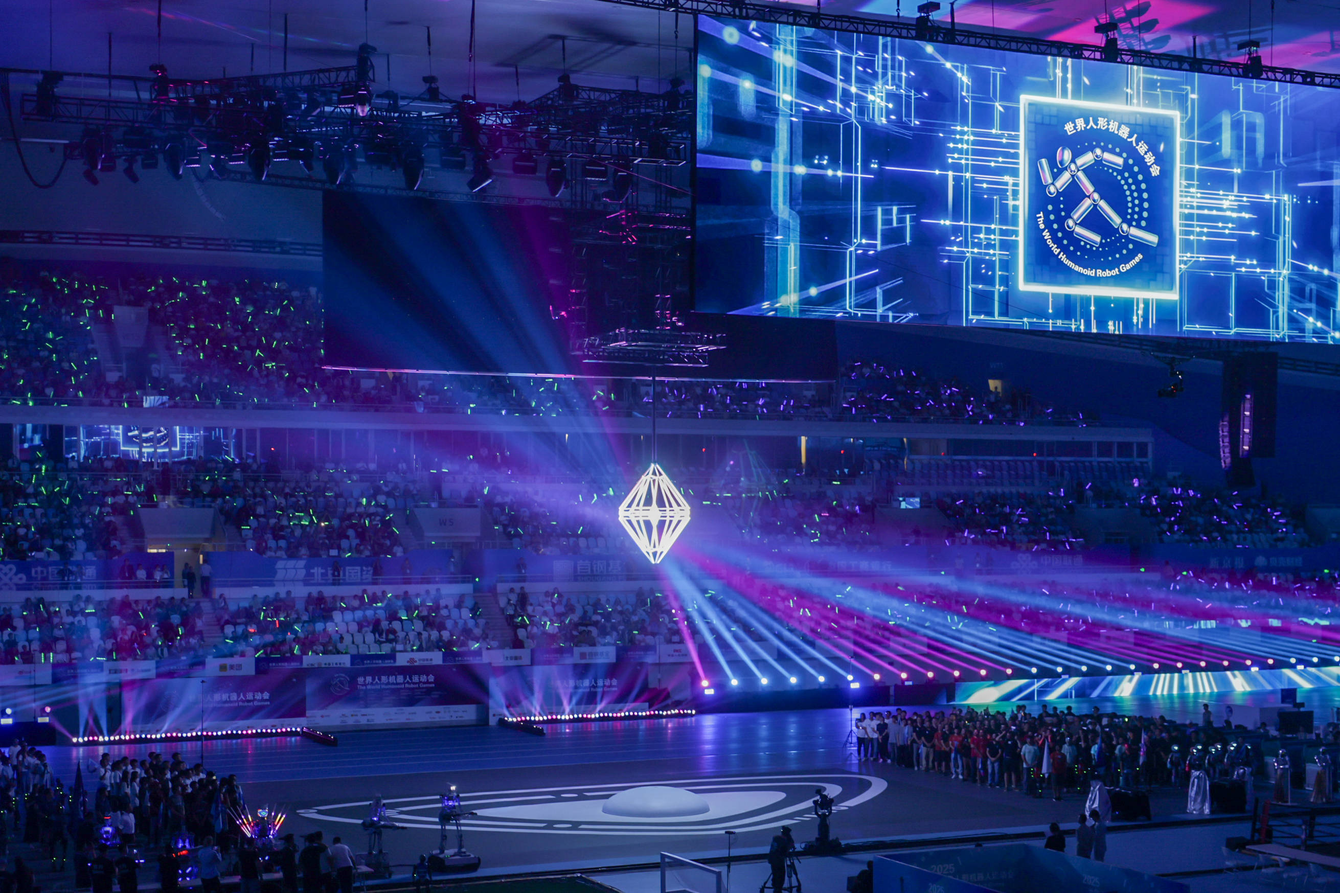 秀我中国｜2025，机器人在向前奔跑