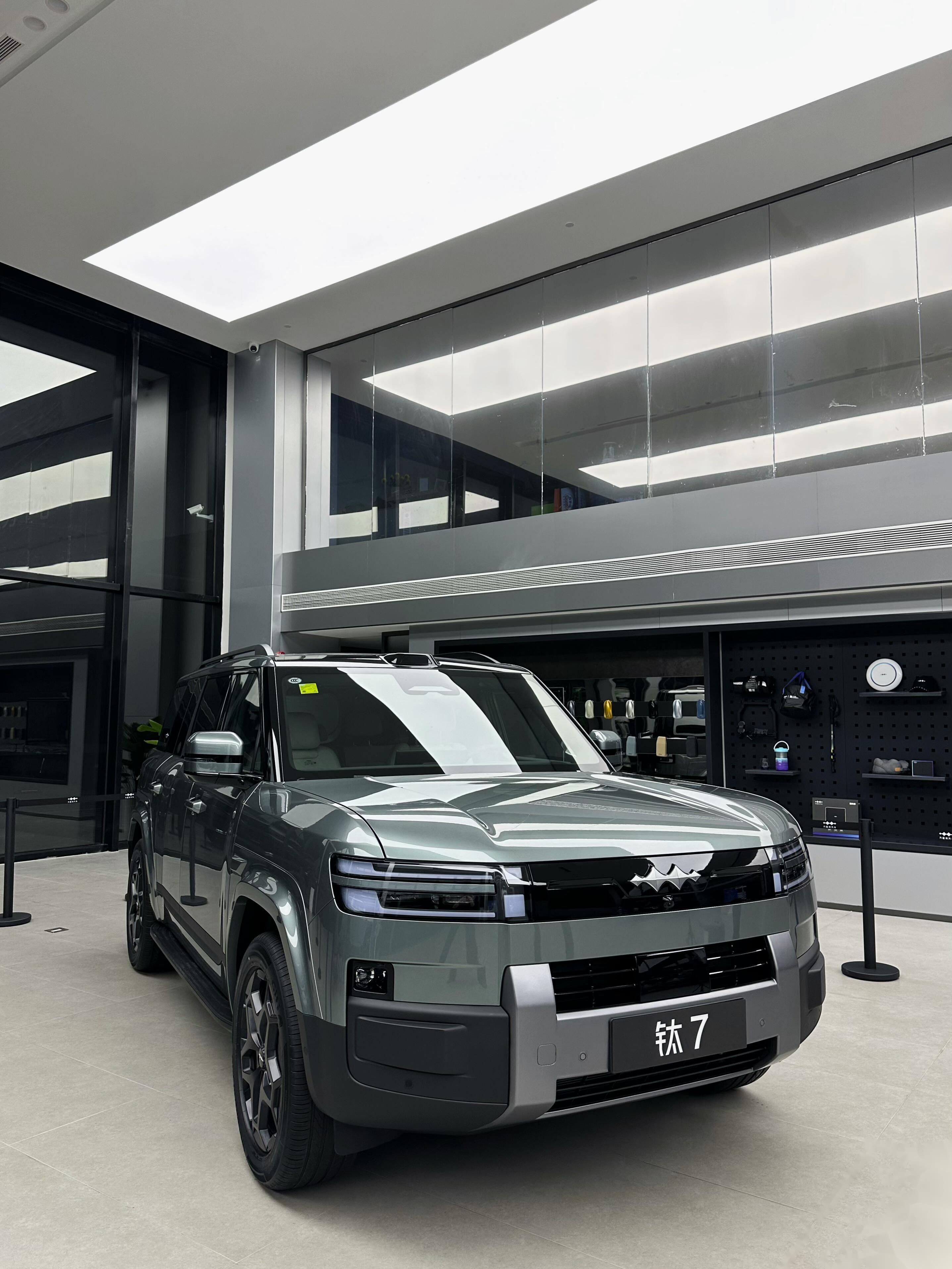 方程豹钛7EV闪充版上市 19.98万元起