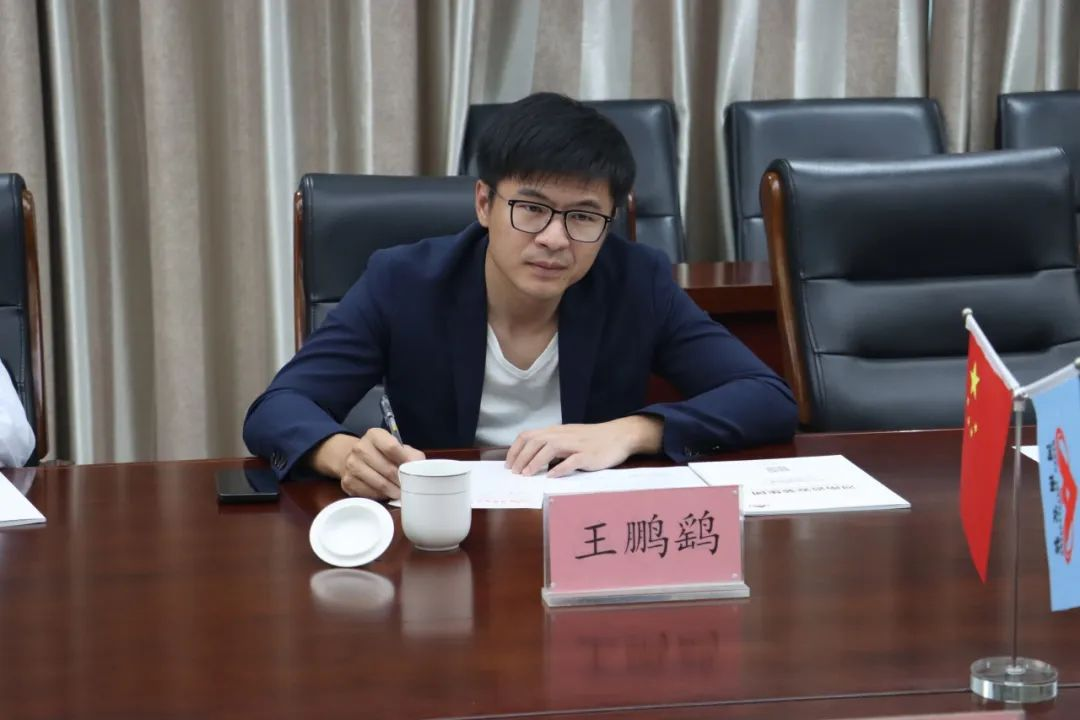 鹏鹞环保：5月8日合并普通账户和融资融券信用账户持有人数为32,125