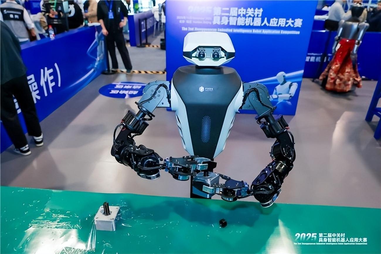 2026年度人形机器人与具身智能实景实训专项行动启动